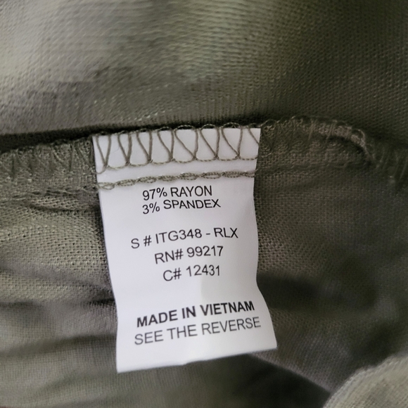 Moa Moa - Olive Button-Up Cropped Shirt - Picture 6 of 6